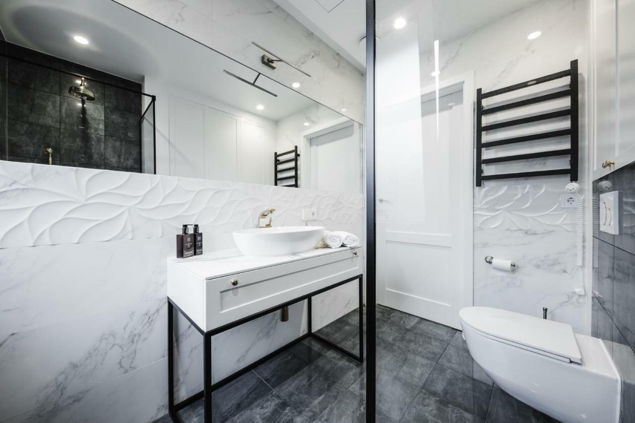 Luxury Suites Kaunas, Self-Check In Exterior photo